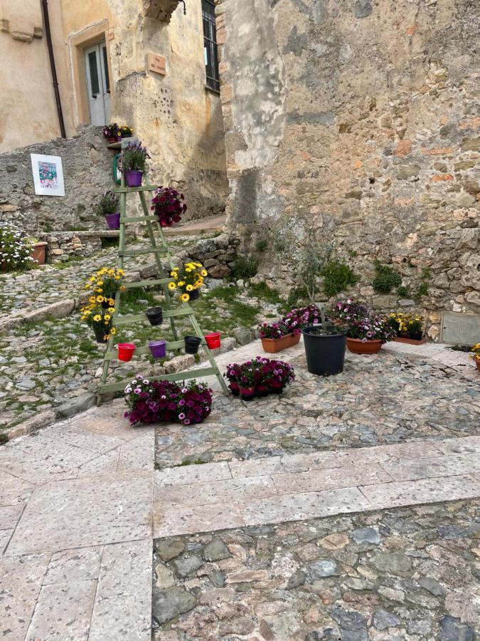 Appartamento Stella Marina In Pieno Centro Di Pietra Ligure Sulla Passeggiata E A Un Passo Dal Mare Extérieur photo
