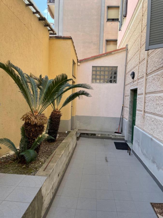 Appartamento Stella Marina In Pieno Centro Di Pietra Ligure Sulla Passeggiata E A Un Passo Dal Mare Extérieur photo