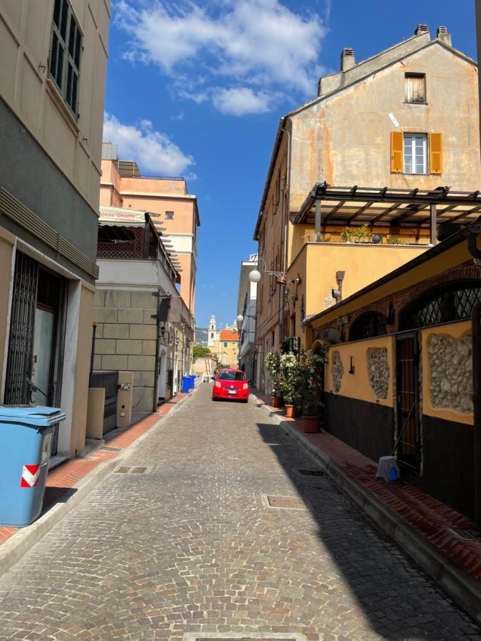 Appartamento Stella Marina In Pieno Centro Di Pietra Ligure Sulla Passeggiata E A Un Passo Dal Mare Extérieur photo